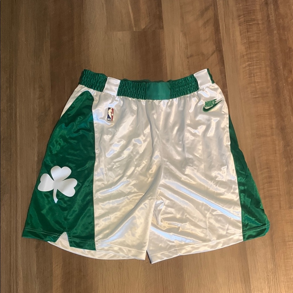Men’s Nike Celtics Basketball Shorts Size XL